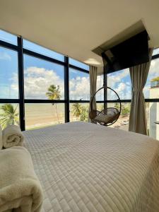 Postel nebo postele na pokoji v ubytování Setai Edition - by Jess