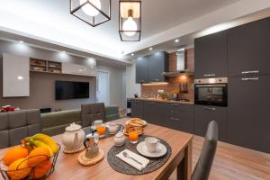 O bucătărie sau chicinetă la BG Apartments - Central and quiet two bedroom flat