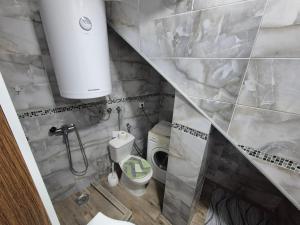 Un baño de Apartman Zakic