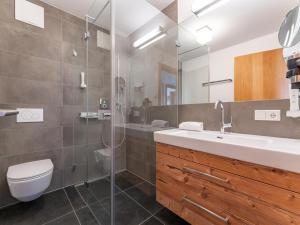 Kúpeľňa v ubytovaní Tauern Suites Mitterwirt TOP 214 + 18 fotografií