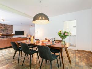 TV a/nebo společenská místnost v ubytování Maison Clement