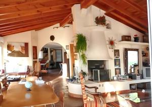 Posezení v ubytování Villa exceptionnelle à Rousset avec piscine privée
