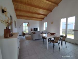 Imagen de la galería de Maison rénovée Saint-Denis, proche océan, jardin, parking - FR-1-778-43, en Saint-Denis-dʼOléron