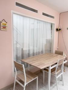 Foto dalla galleria di SYARIAH - Beautiful 3BR Home - 8 min from Centre by Sakura a Krawang