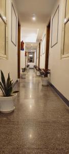 古尔冈Hotel Mavens House Artemis Hospital Road的相册照片