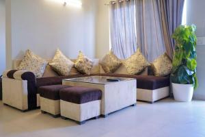 Posezení v ubytování Vrindavan Dreams Hotel and Suites