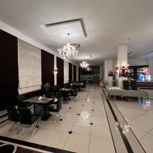 Телевизор и/или развлекательный центр в Ziyorat Luxury Hotel
