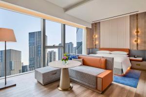 Katil atau katil-katil dalam bilik di Hilton Shanghai Zhangjiang Science City - Shuttle bus to Shanghai Disney Resort and Shanghai New International Expo Centre during exhibition period and 30 minutes drive to PVG