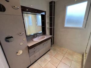 Koupelna v ubytování Le Gîte du Côteau - 6 chambres