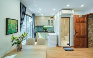 Η κουζίνα ή μικρή κουζίνα στο DinhThon-KeangNam-HaNoi Homestay and Apartment ALAYA 15