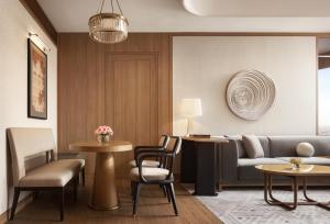 Posezení v ubytování Shangri-La Phnom Penh