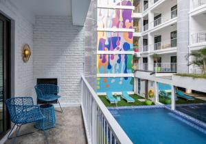Bazén v ubytování Viva Dash Hotel Seminyak nebo v jeho okolí