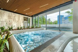 Swimmingpoolen hos eller tæt på Your Holidays Waves D1081