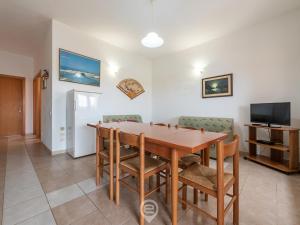 TV a/nebo společenská místnost v ubytování House Aphrodite