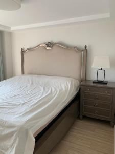 Ein Bett oder Betten in einem Zimmer der Unterkunft Canal Impression B&B, Women-Friendly, Families and Couples