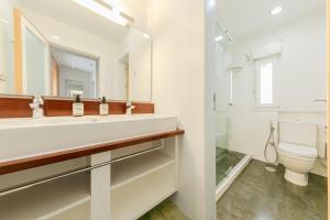 A bathroom at Stay U-nique Apartments Eslava