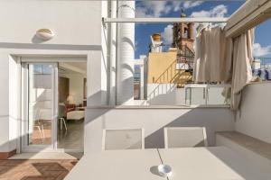 A balcony or terrace at Stay U-nique Apartments Eslava