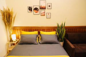 Postel nebo postele na pokoji v ubytování Homestay Lăng Bác + 7 fotografií
