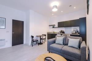 Køkken eller tekøkken på Modern 1BR Apartment in Central Warrington