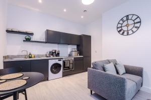 Køkken eller tekøkken på Modern 1BR Apartment in Central Warrington