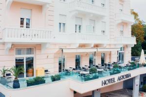 Ein Balkon oder eine Terrasse in der Unterkunft ASTORIA Hotel Opatija