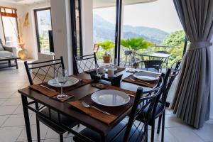 En generel udsigt til bjerge eller udsigt til bjerge taget fra lejligheden