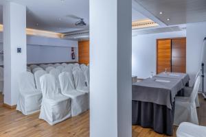 Voodi või voodid majutusasutuse Hotel Serrano toas