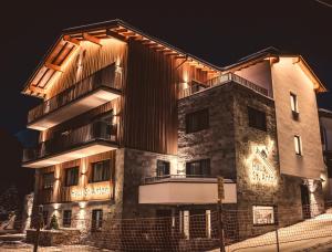 Budova, v ktorej sa apartmán nachádza