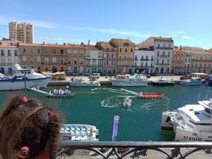 Photo de la galerie de l'établissement vue exceptionnelle sur les canaux, à Sète