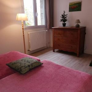 Postel nebo postele na pokoji v ubytování Gîte la Source - 85 m2 & terrasse privée