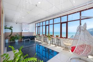 Bazén v ubytování Homestay view biển Bãi Sau - Sea View Thủy Homestay nebo v jeho okolí