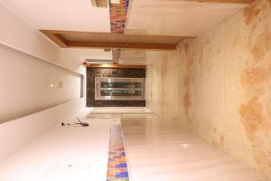 Koupelna v ubytování Hotel Elevate Suites Near Delhi Airport WITH- Free Airport Drop