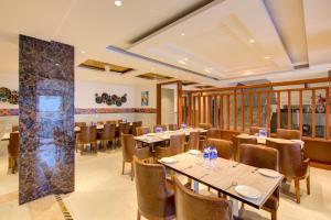 Restaurace v ubytování Hotel Elevate Suites Near Delhi Airport WITH- Free Airport Drop