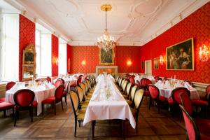 En restaurant eller et andet spisested på Hotel Schloss Wilkinghege