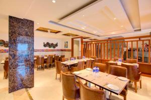 Restaurace v ubytování Hotel Elevate Suites Near Delhi Airport WITH- Free Airport Drop