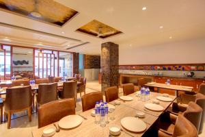Restaurace v ubytování Hotel Elevate Suites Near Delhi Airport WITH- Free Airport Drop