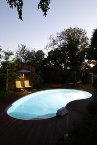Piscina de la sau aproape de Coup de coeur villa, agglo Pau (15 min)