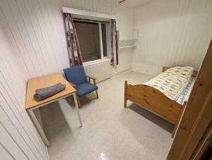 En eller flere senge i et værelse på Givas + 4 billeder