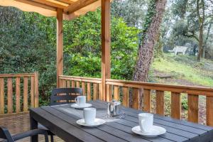 Κήπος έξω από το Mobil Home 150