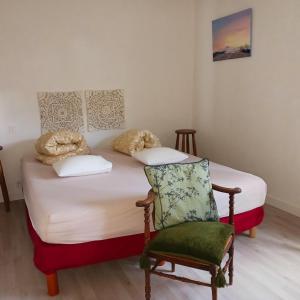 Postel nebo postele na pokoji v ubytování Gîte la Source - 85 m2 & terrasse privée