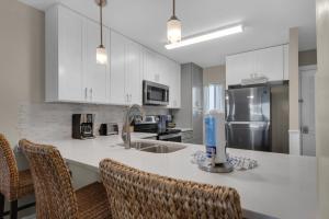 Kuchyň nebo kuchyňský kout v ubytování Destin on the Gulf 303