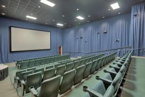 Møde- og/eller konferencelokalet på Stunning Ocean & Sunset Views, Direct Beach Access with 2 King Bedrooms at Panama City Beach, Fl + 39 billeder