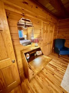 Gambar di galeri bagi Peaceful Side Cabin di Townsend