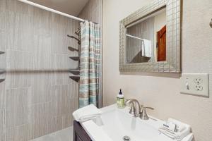 Koupelna v ubytování Valley Views Cottage + 18 fotografií