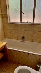 Ένα μπάνιο στο Phalaborwa Country lodge Mopani