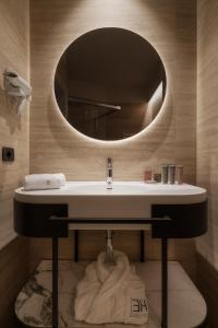 A bathroom at Hotel Mozart