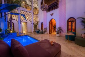 Bazén v ubytování Riad Rumi Marrakech Medina nebo v jeho okolí