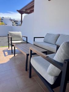 Ein Sitzbereich in der Unterkunft CASA VELA by Mhousing