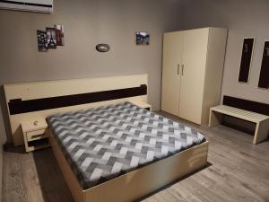 Ένα ή περισσότερα κρεβάτια σε δωμάτιο στο Стаи за нощувки