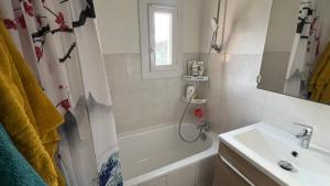 Ένα μπάνιο στο Jolie petite maison plein sud +21 φωτογραφίες